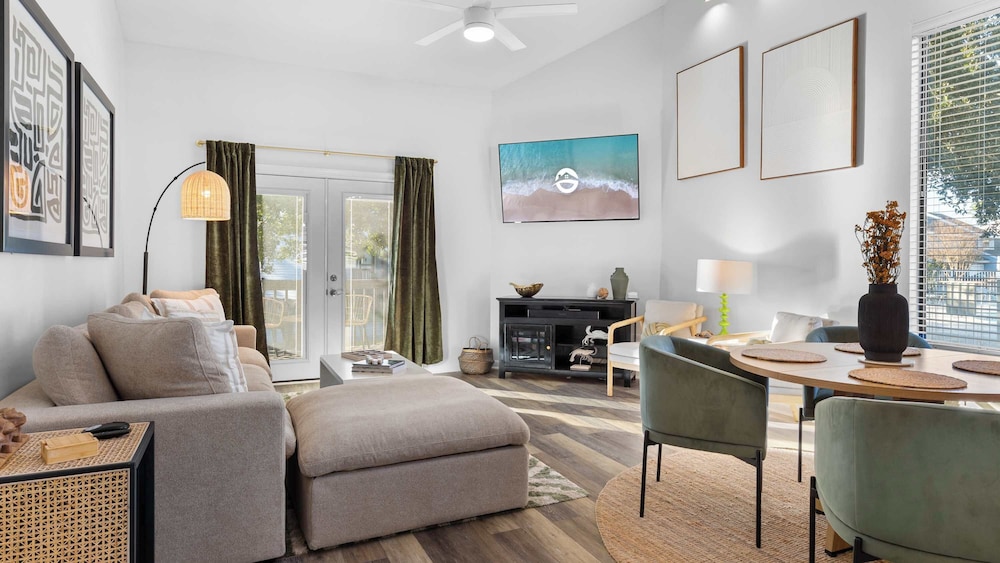 Townhome, Multiple Beds, Fireplace, Garden View (Mariner Lakes 8)