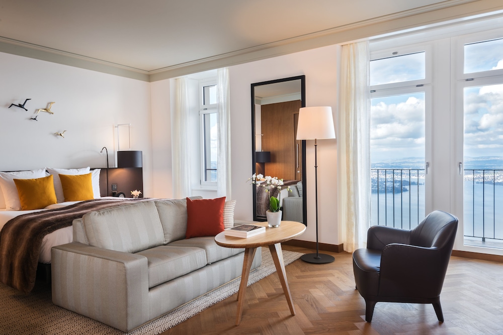 Deluxe Room, Lake View (Heritage, 33 sqm | 355 sqf)
