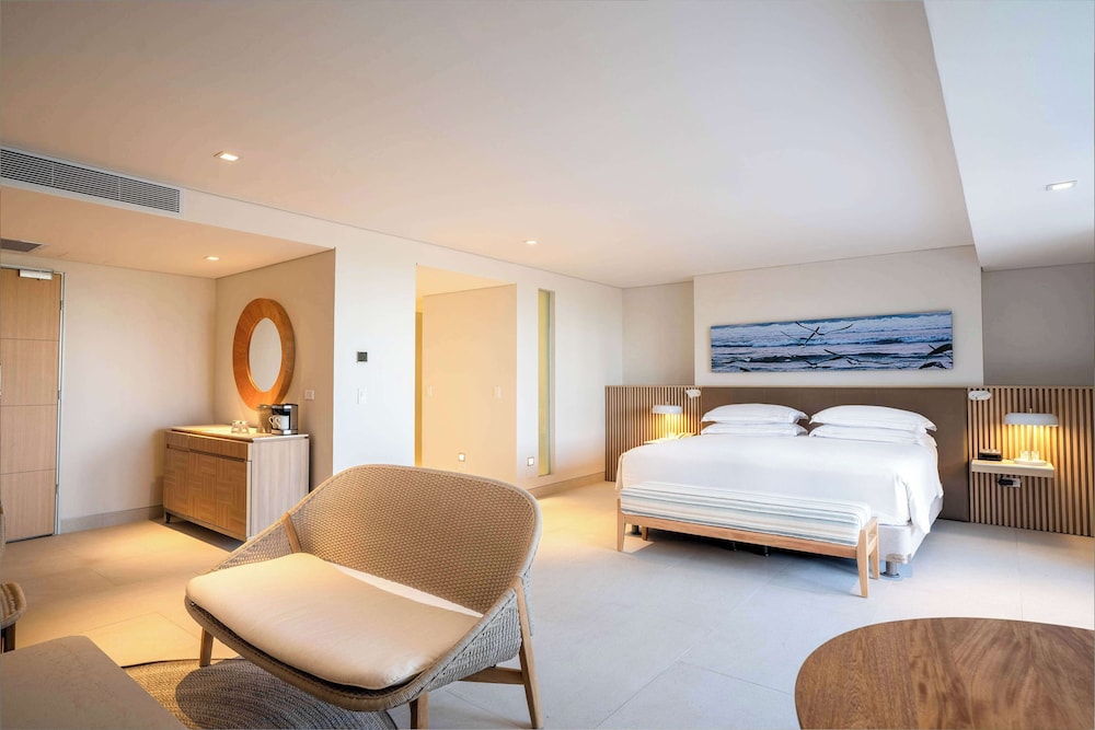 Superior Suite, 1 King Bed, Bay View photo 3