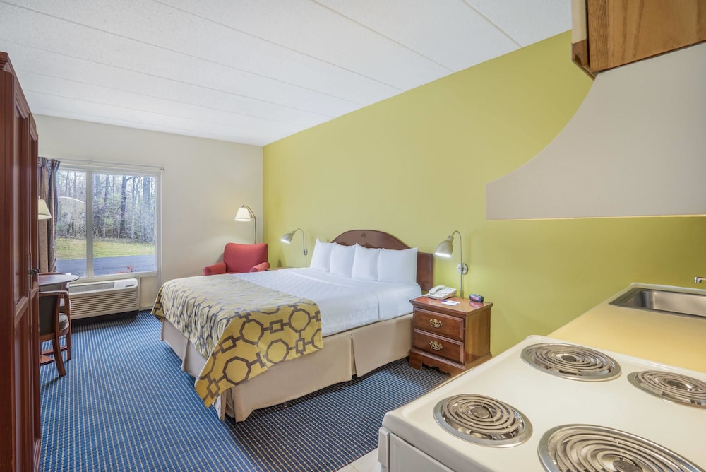 Efficiency, Room, 1 King Bed, Non Smoking photo 1