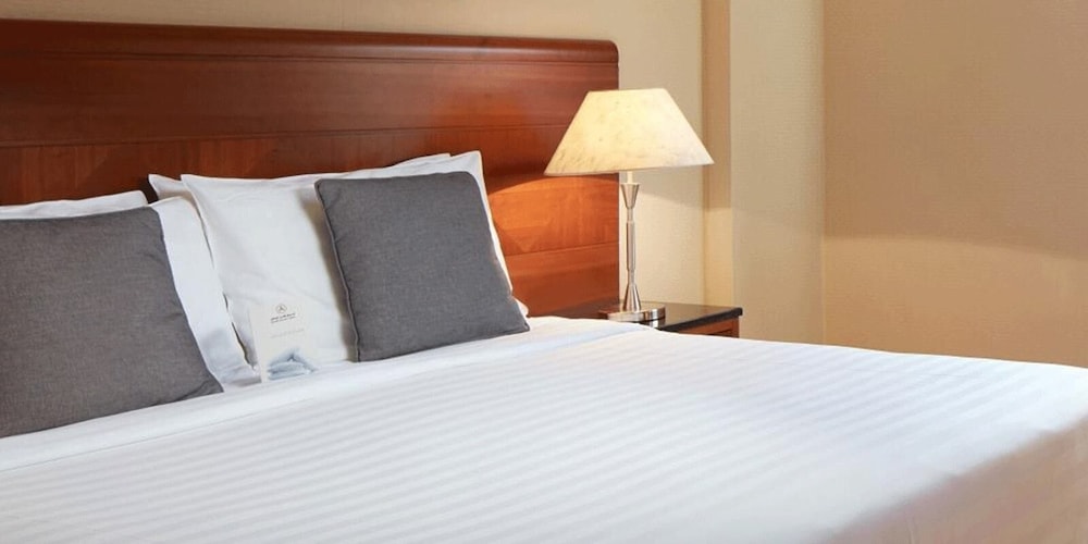 Standard Room, 1 King Bed - Photo 2