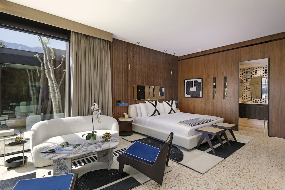 Hermann Premier Garden View Suite