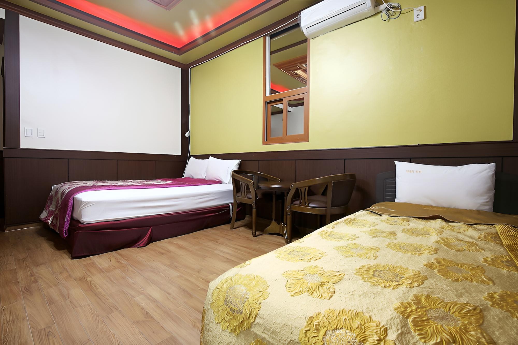 Room (Suite) photo 1