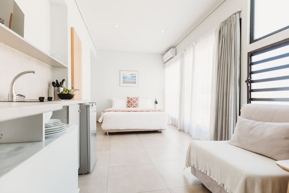 Deluxe Penthouse (Acropolis view Shared Roof Top) photo 1
