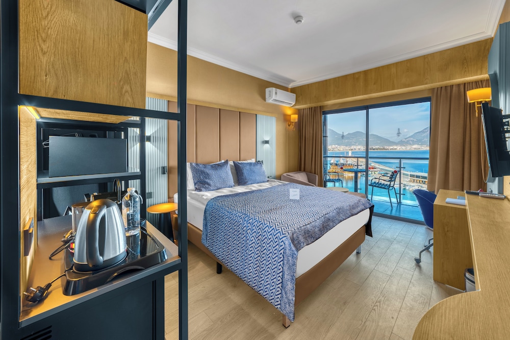 Deluxe Room Sea View - Photo 5