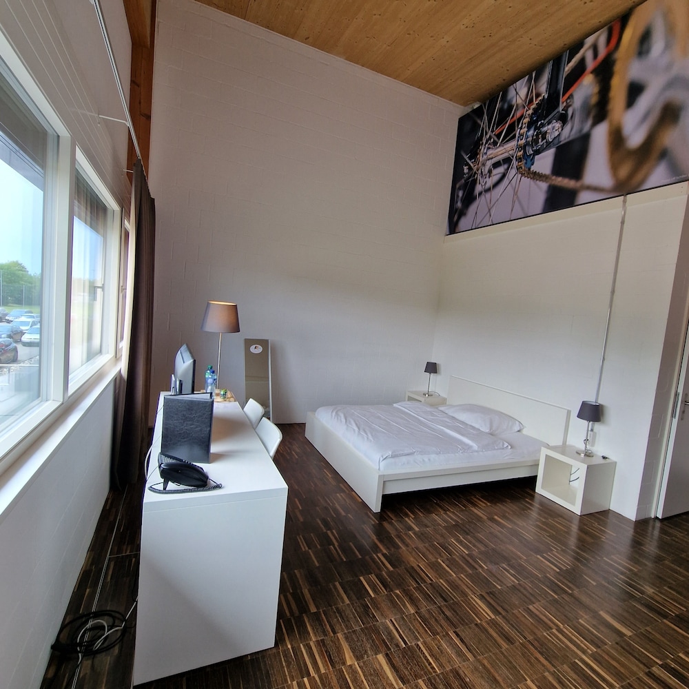 Basic Triple Room photo 3