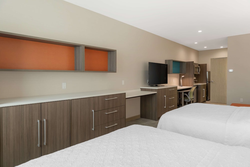 Studio, 2 Queen Beds, Accessible (Hearing) - Photo 2