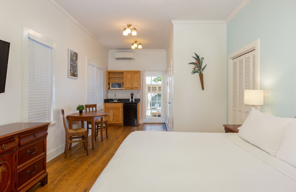 Cabana Jr. Suite photo 2