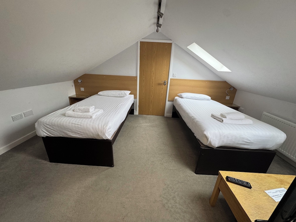 Basic Twin Room, 2 Twin Beds, Non Smoking photo 1