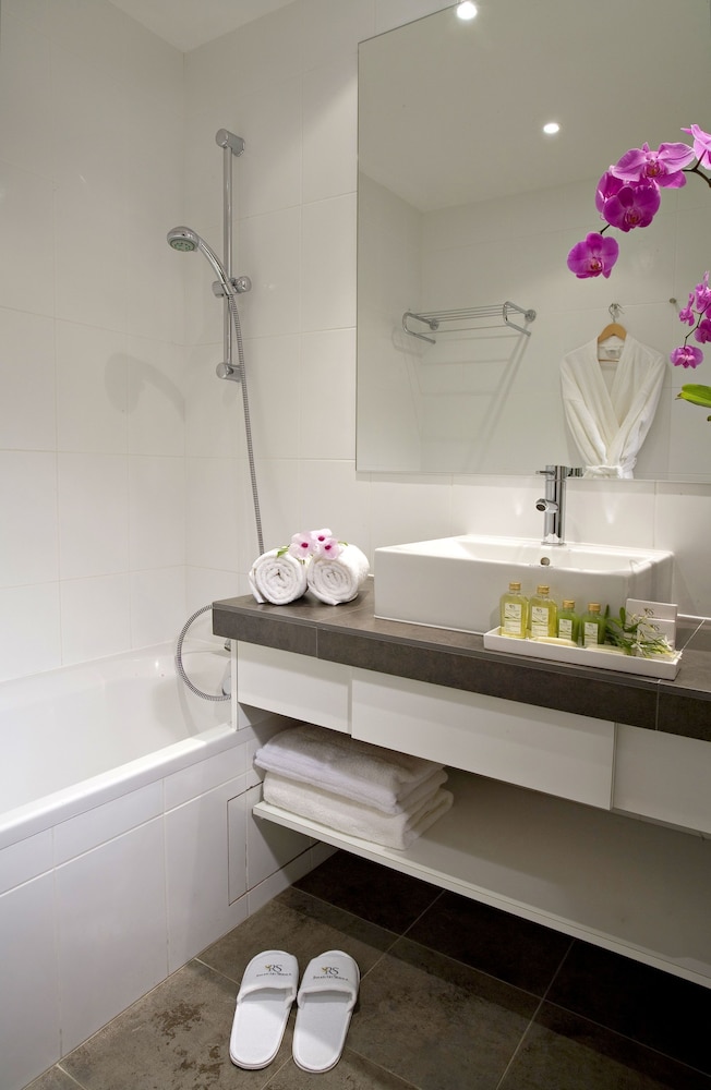 Privilege Double Room With Sofa (2 Adultes + 2 Children)