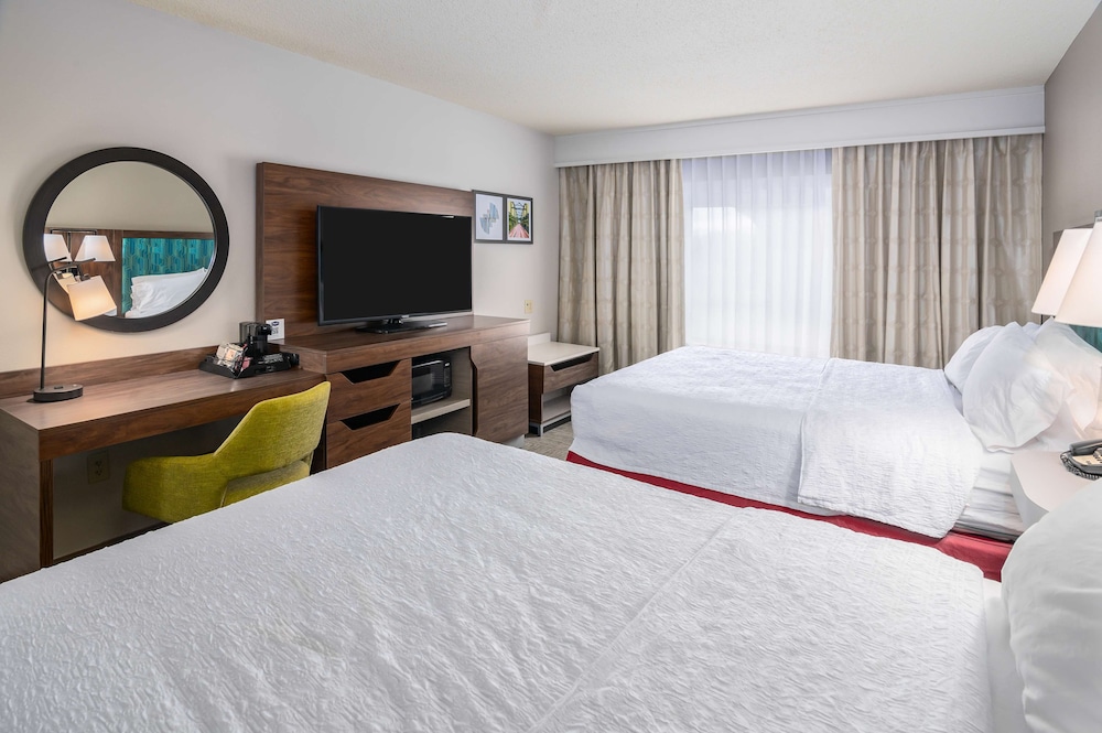 Room, 2 Queen Beds, Accessible, Non Smoking - Photo 2