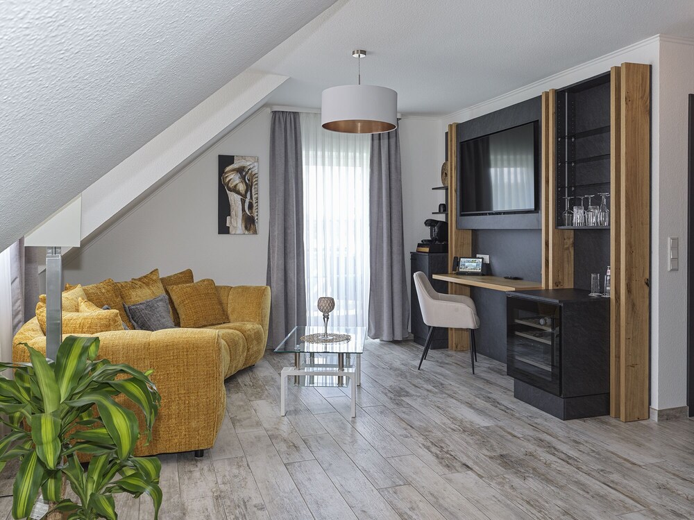 Suite, Ensuite, Lake View (mit Balkon) - Photo 1