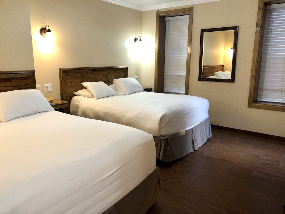 Traditional Room, 2 Full Beds - Photo 1
