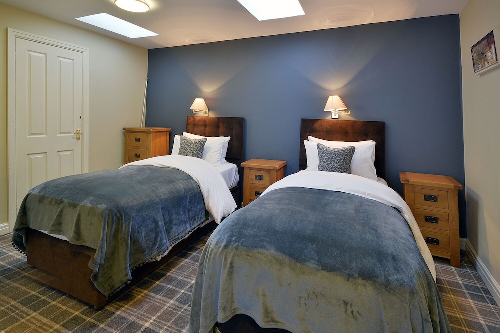 Suite, Ensuite photo 3
