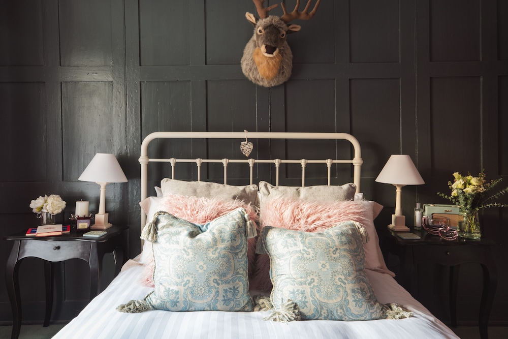 Comfort Double Room, Ensuite, Courtyard View (Drake Main House) photo 3
