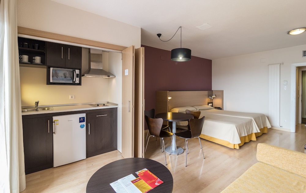 Double Room, Kitchen - Photo 2