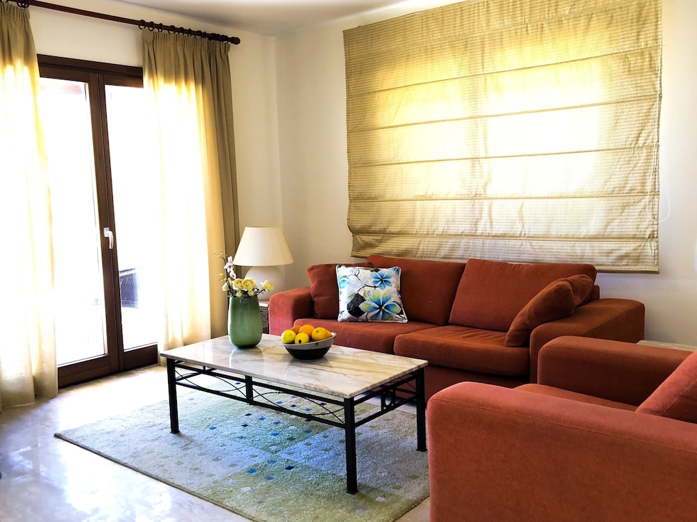 Villa photo 3