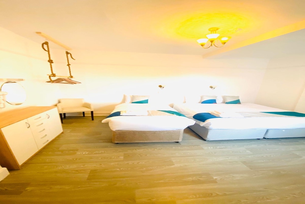 Deluxe Triple Room, Multiple Beds