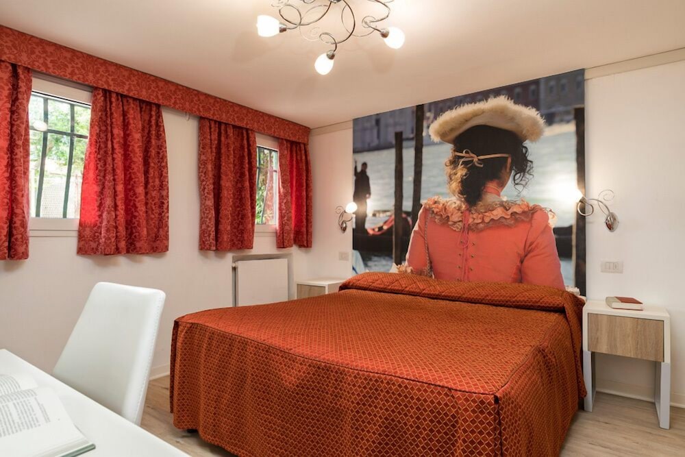 Double or Twin Room - Photo 3