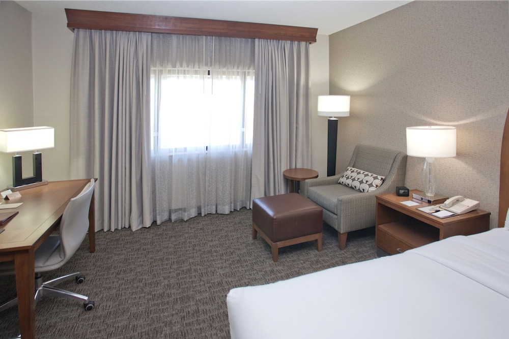 Room, 1 King Bed, Accessible, Non Smoking - Photo 2