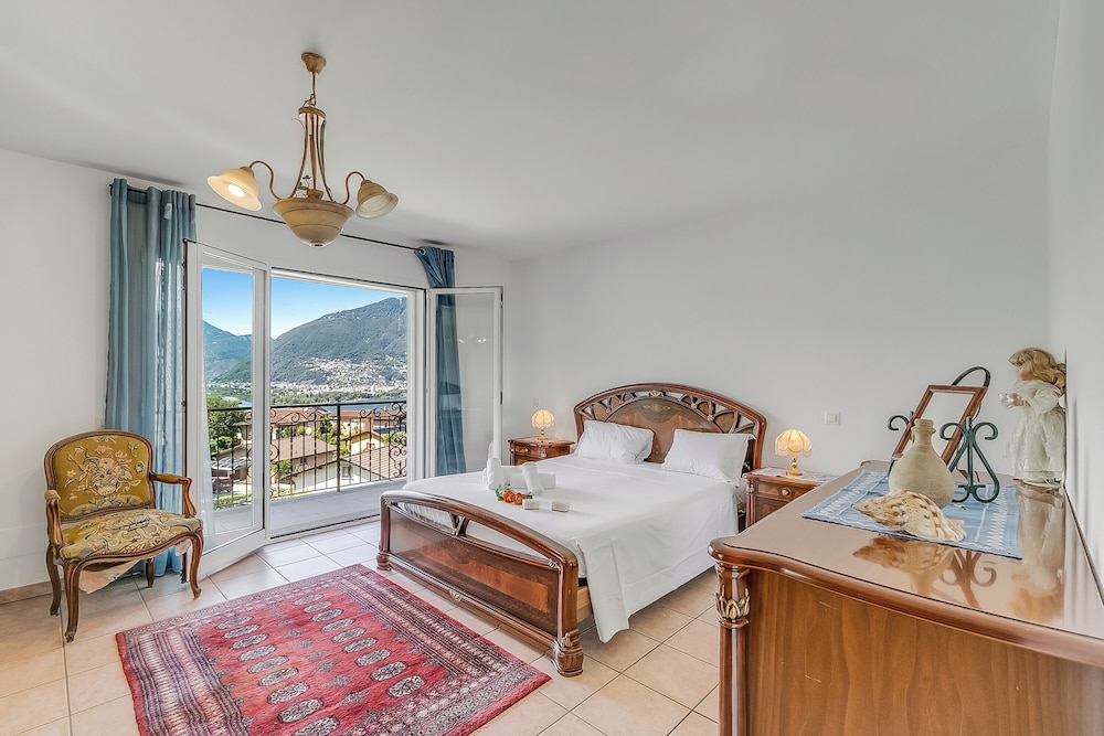 Family Apartment, Multiple Bedrooms, Mountainside (Gambarogno Vista Bella 2) photo 3