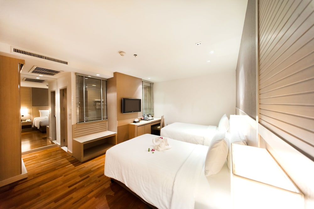 Two Bedroom Suite - Photo 18
