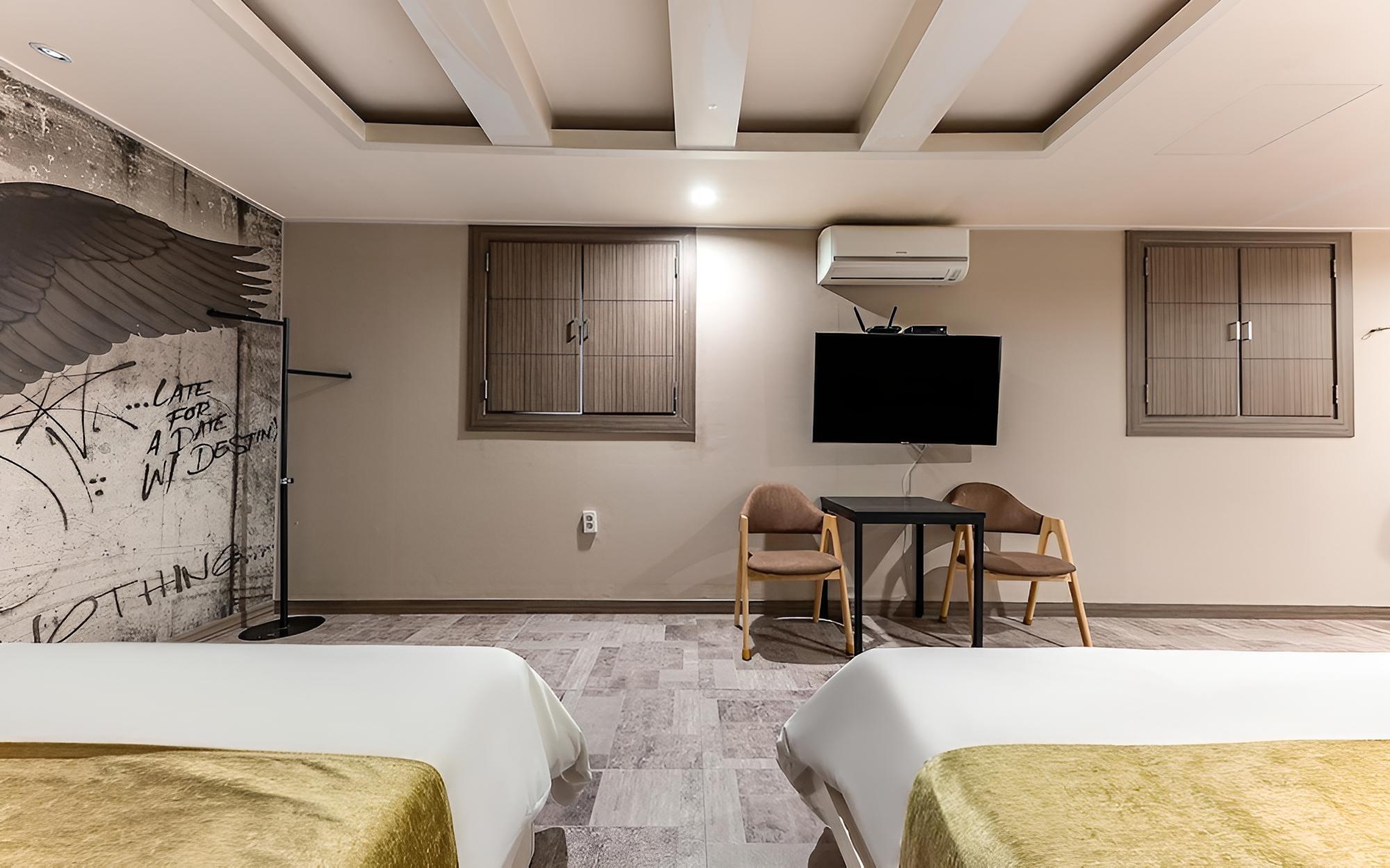 Room (Premium Twin (Bag 2PC Netflix availab) photo 1