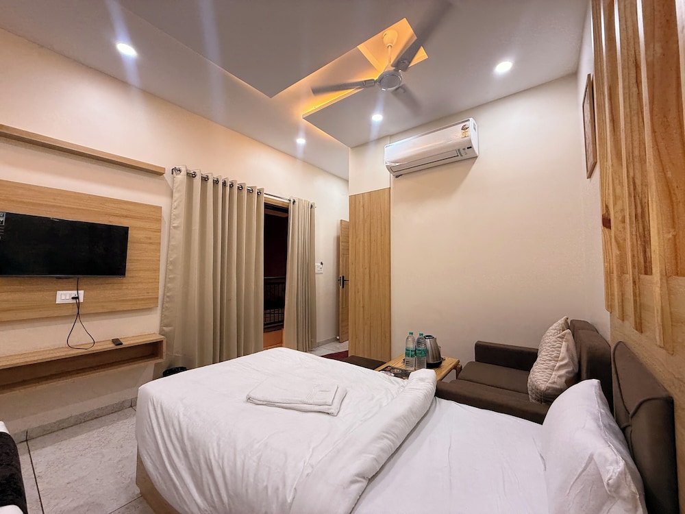 Deluxe Triple Room photo 2