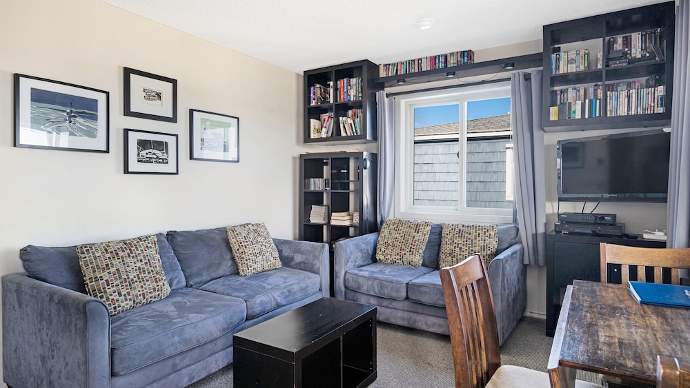 Apartment photo 1