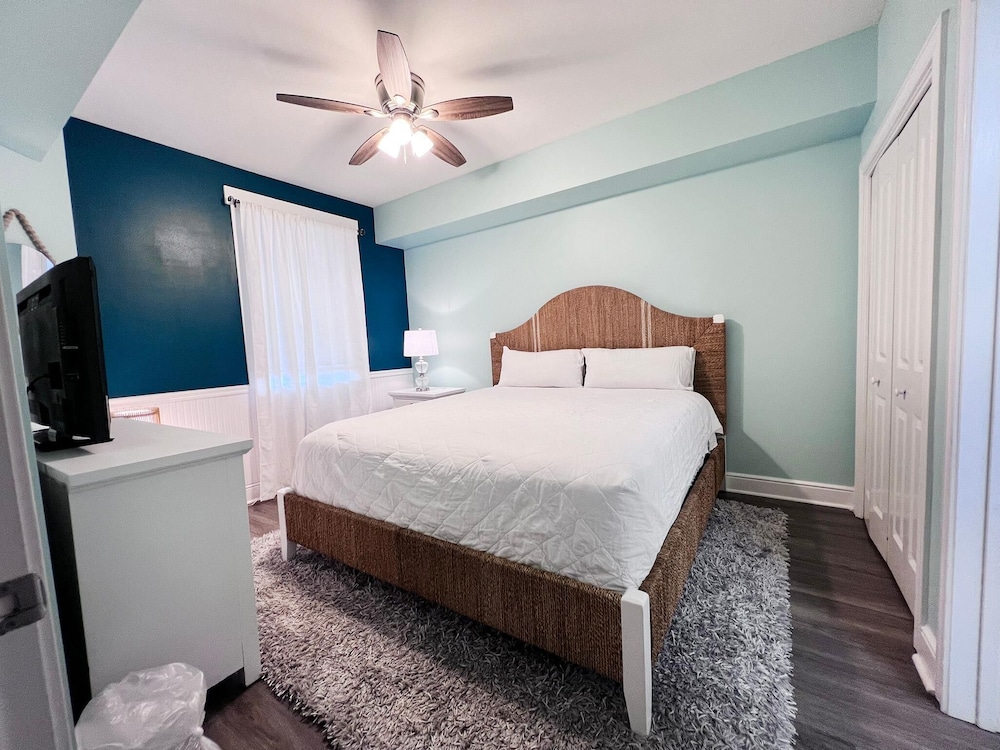 Condo, Multiple Beds (Azure #407) photo 3