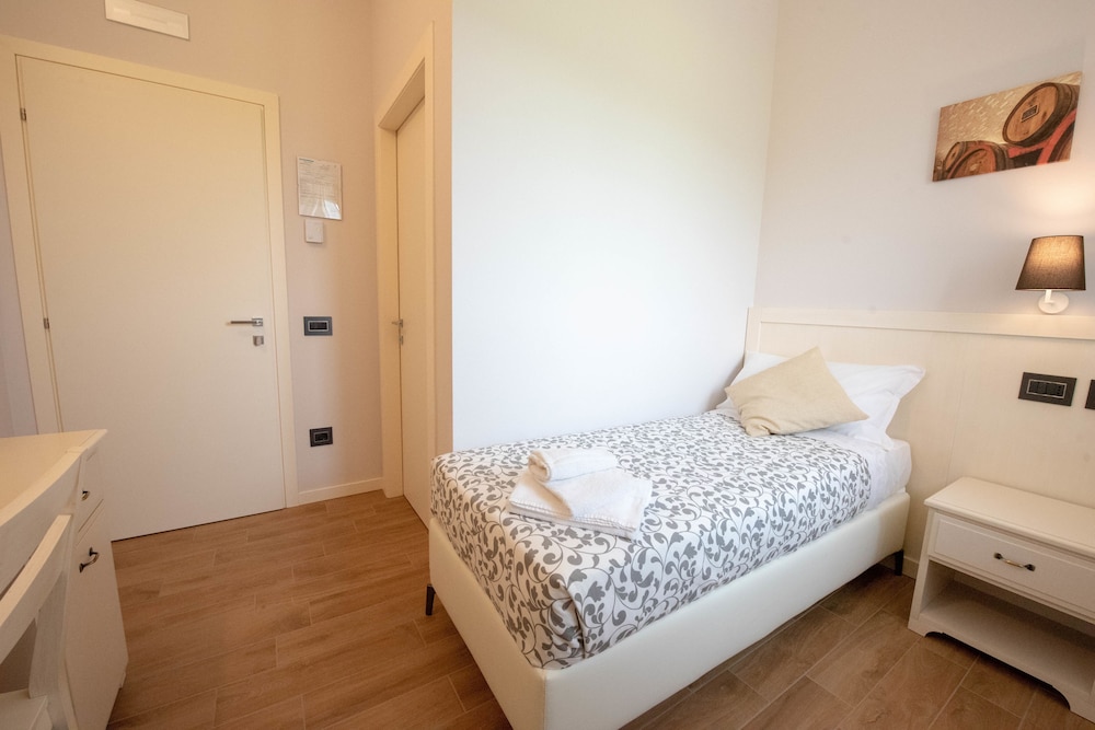 Basic Single Room, 1 Twin Bed photo 1