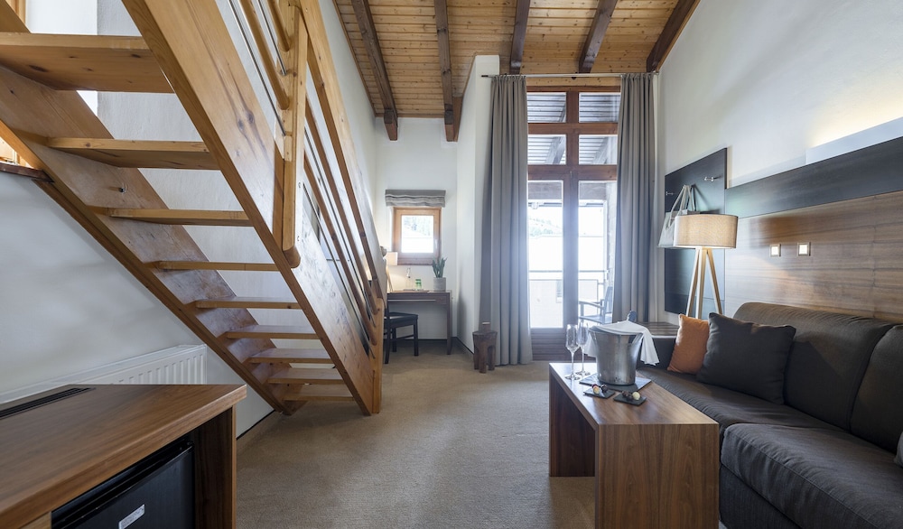 Family Room, Balcony photo 1