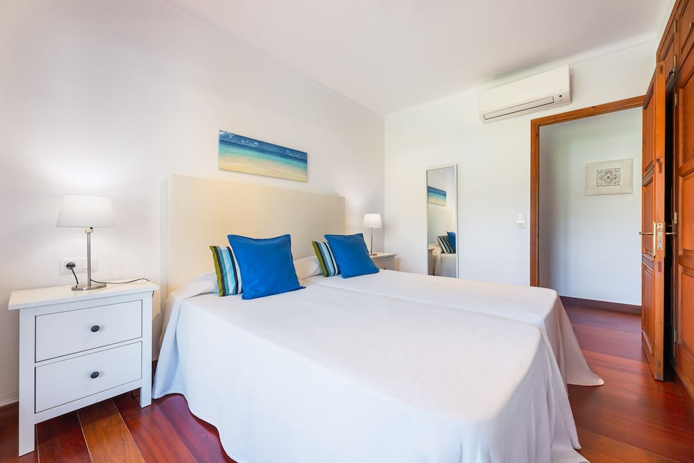 Villa Can Domingo in Cala Sant Vicen, Photo 5