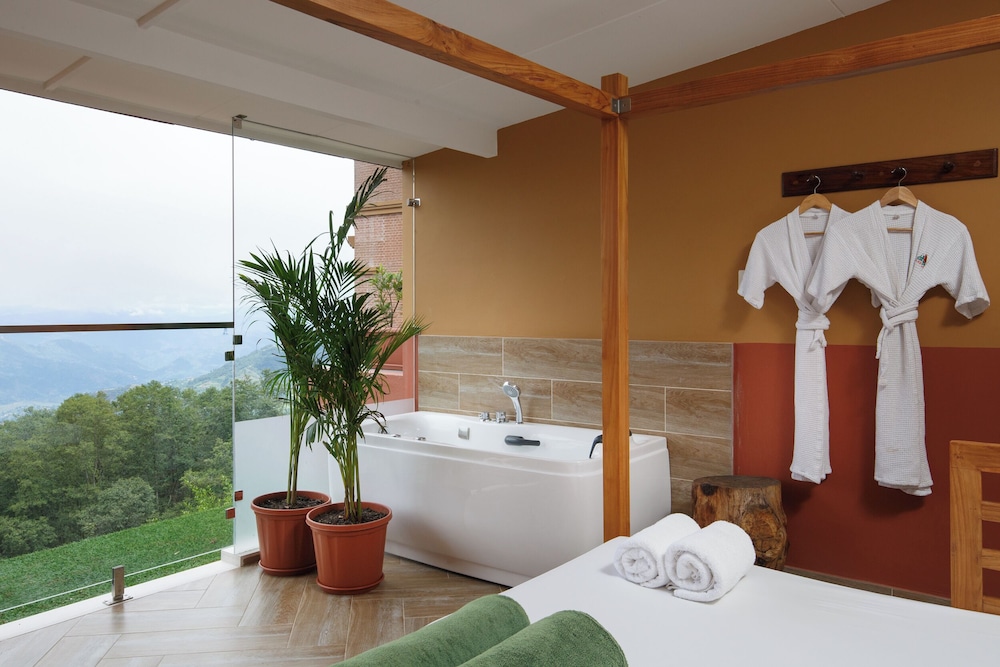 Junior Suite Heritage Wing - Photo 2