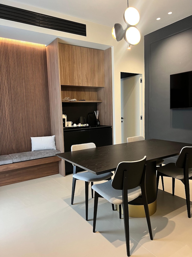 Deluxe Suite - Photo 2