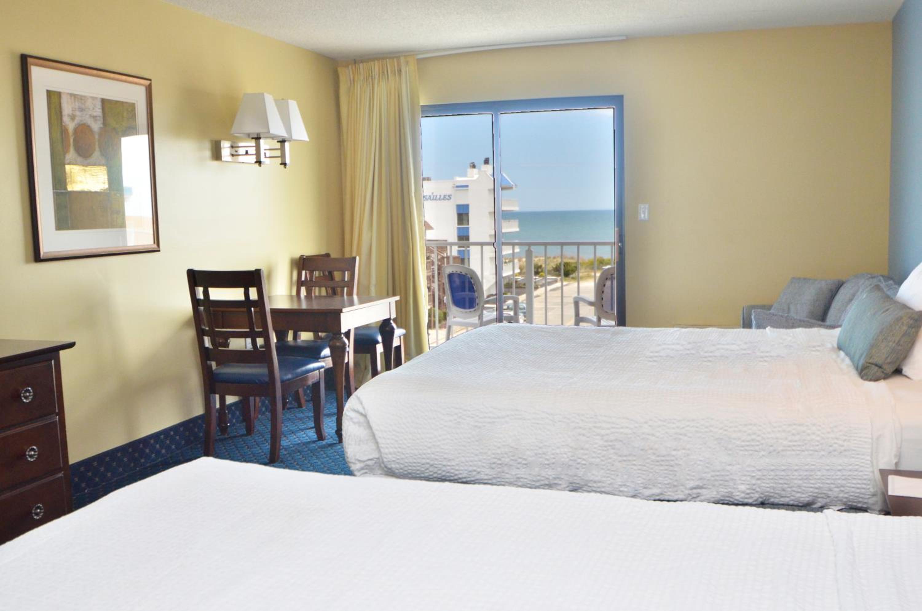 Partial Ocean View 2 Queens & Sofa - No Pets Allowed photo 3