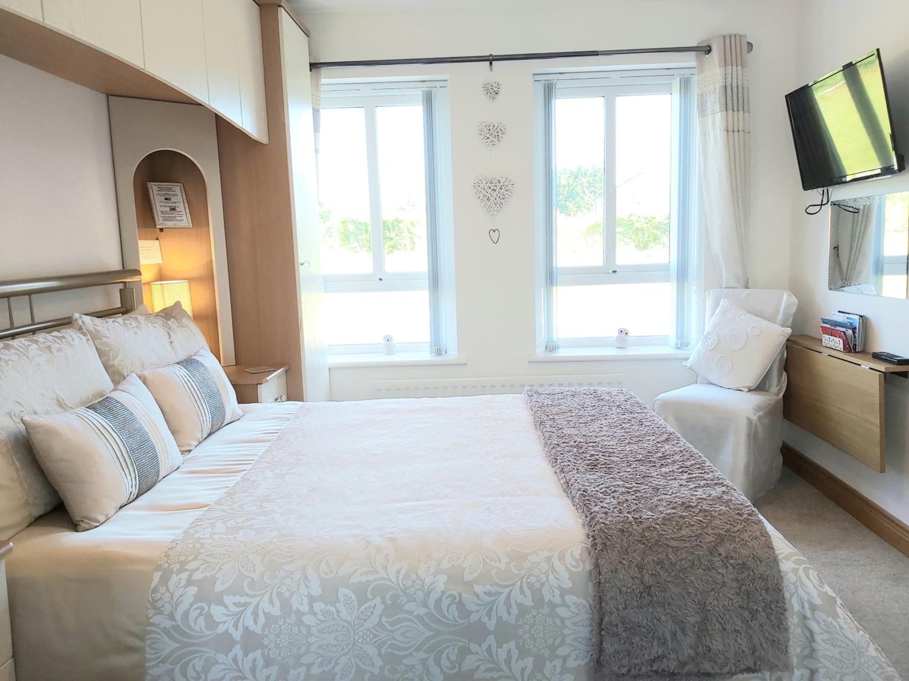 Deluxe Double Room with Shower photo 2