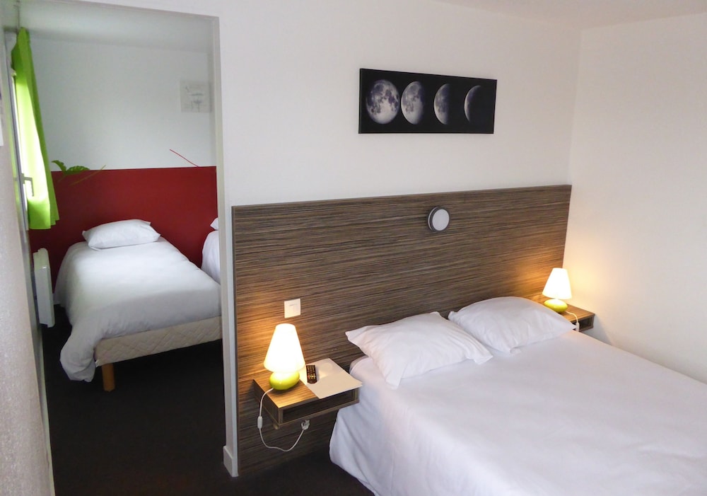 Room, Connecting Rooms