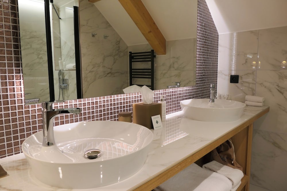 Lake Suite Igloo - Photo 2