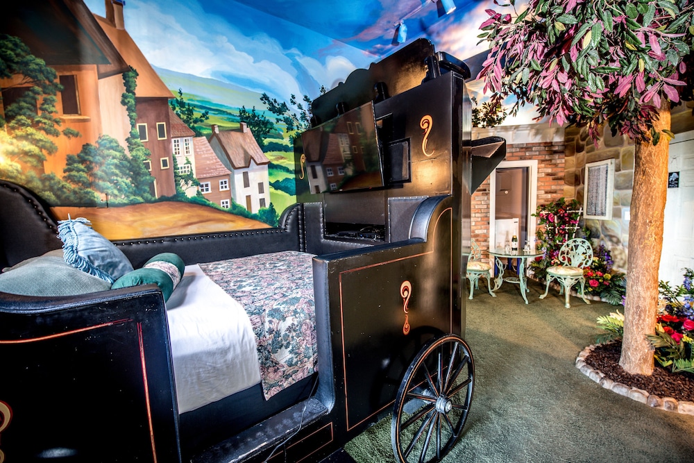 Room (English Countryside) - Photo 1