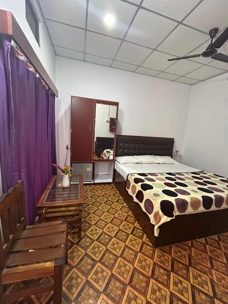Deluxe Room - Photo 9