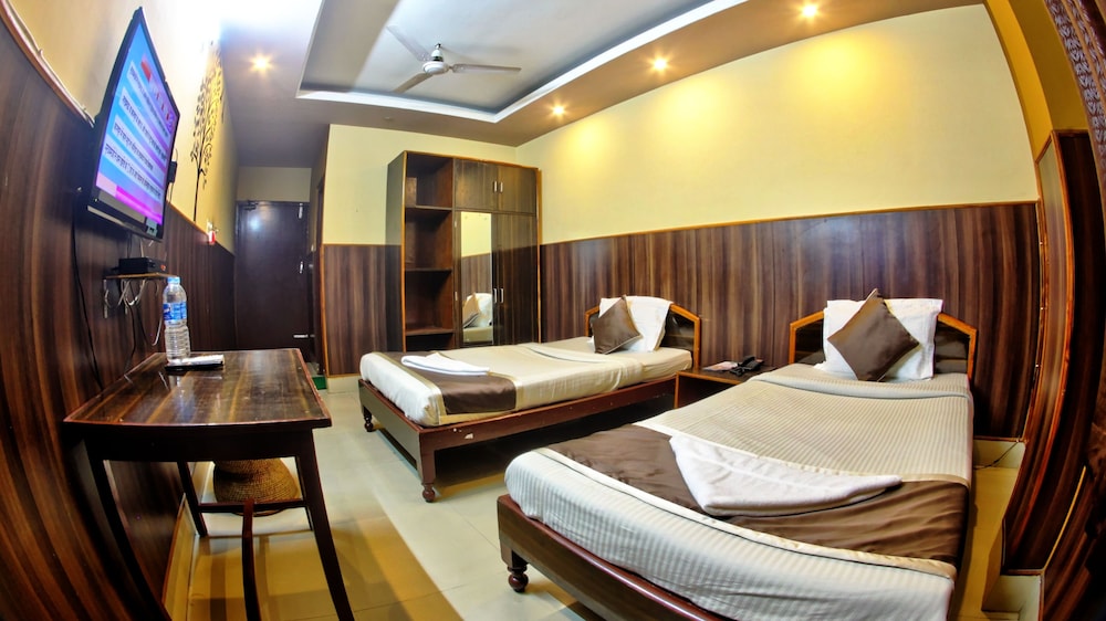 Deluxe Room - Photo 18
