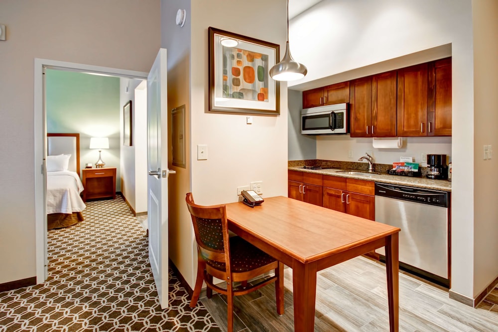 Suite, 1 King Bed, Accessible (Hearing)