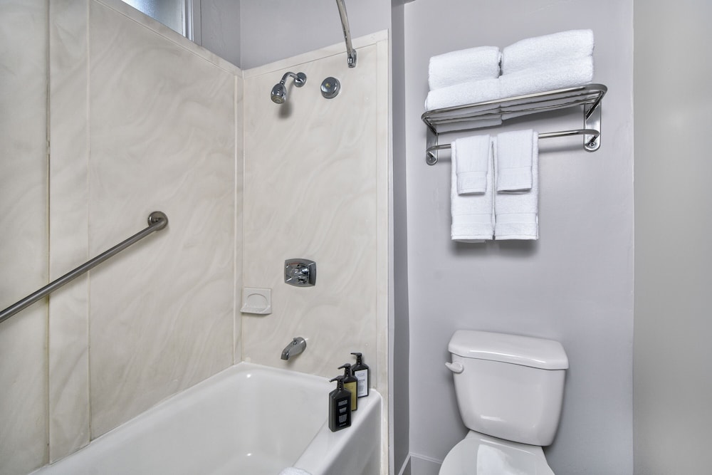 Executive Room, 2 Double Beds, Non Smoking, Courtyard View - Photo 2