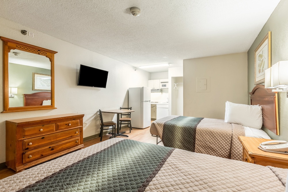 Studio, 2 Double Beds, Smoking - Photo 4