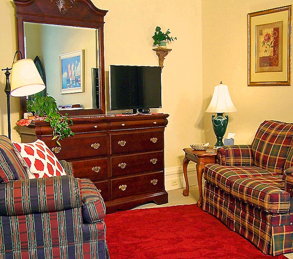 Luxury Room, 1 Queen Bed, Ensuite photo 2