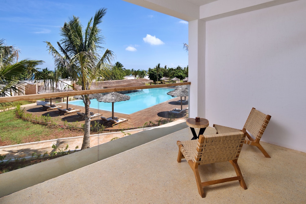 Deluxe Jacuzzi Room - Photo 1