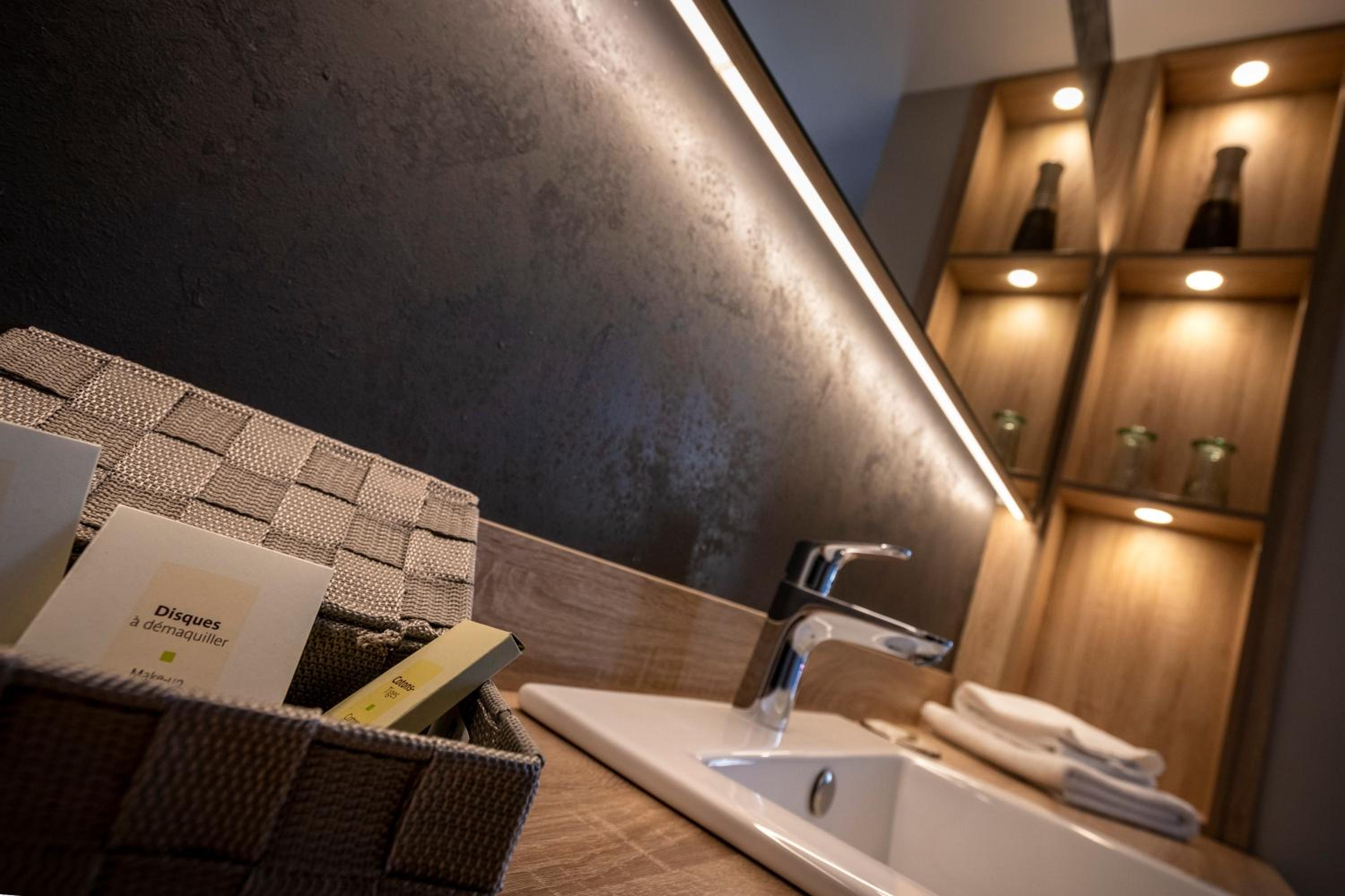 Superior King Suite
