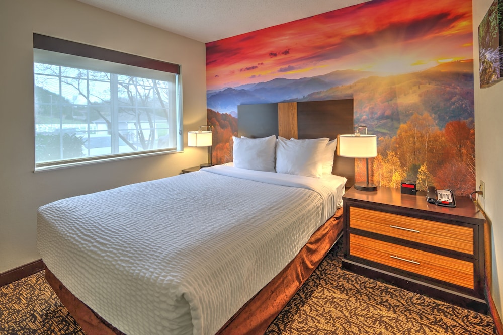 Standard Suite, 1 Queen Bed with Sofa bed - Photo 8