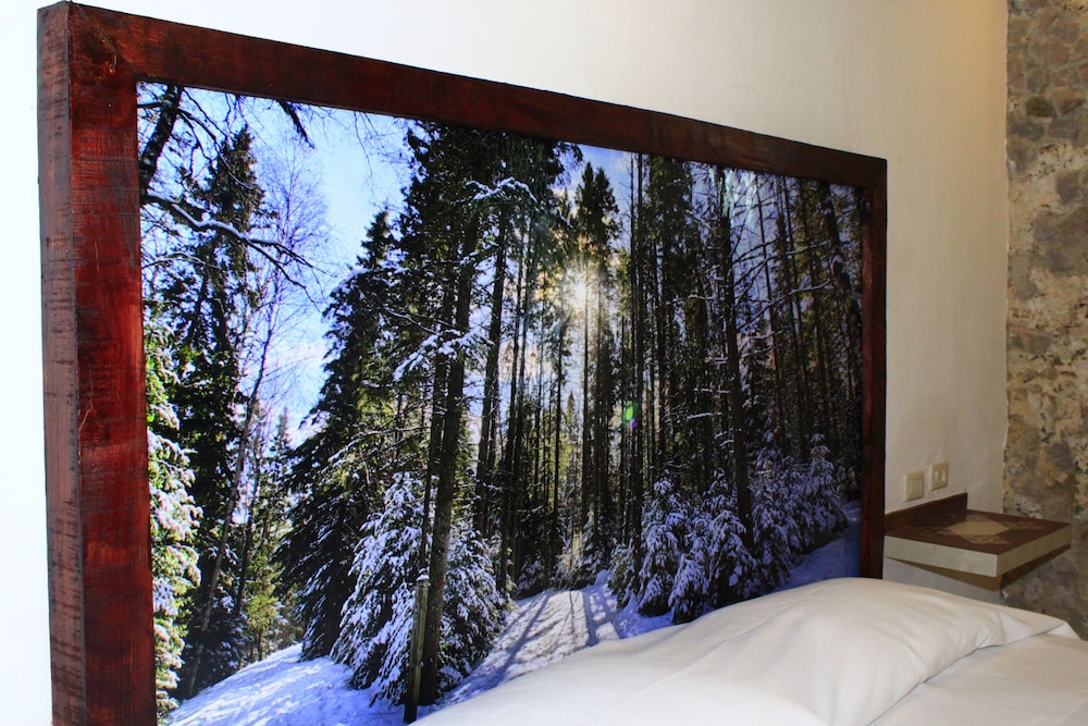 Standard Room, 1 King Bed photo 1